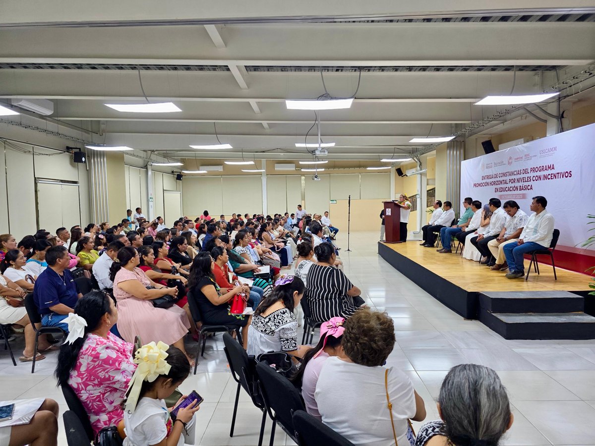 ENTREGA SEDUC CONSTANCIAS A 239 DOCENTES BENEFICIADOS CON EL PROGRAMA DE PROMOCIÓN HORIZONTAL