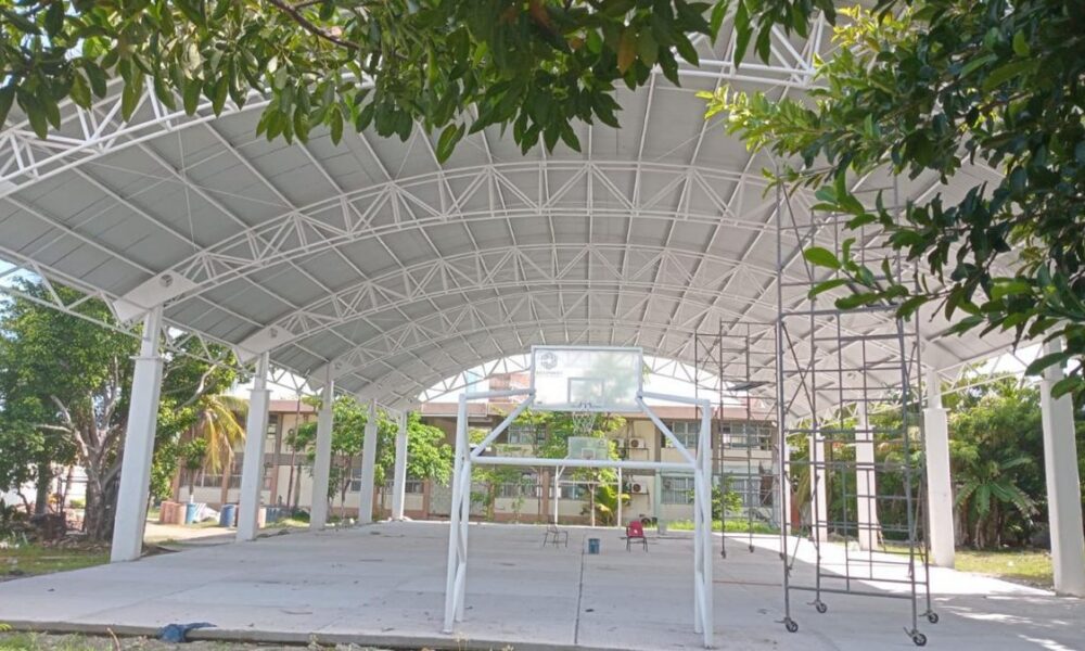AVANCE EN CONSTRUCCION DE PISO EN CANCHA DE USOS MULTIPLES ESC. SEC GENERAL No. 17