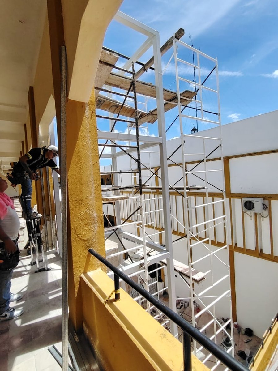 CONTINUA CON LOS TRABAJOS DE ADECUACIÓN DEL ESPACIO PARA LA COLOCACIÓN DEL ELEVADOR