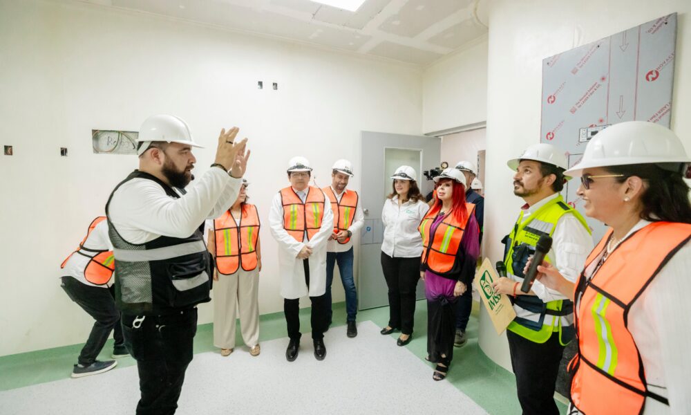 LA GOBERNADORA, LAYDA SANSORES SAN ROMÁN, Y EL DIRECTOR DEL IMSS, ZOÉ ROBLEDO, SUPERVISAN LAS OBRAS DEL HOSPITAL MATERNO-INFANTIL