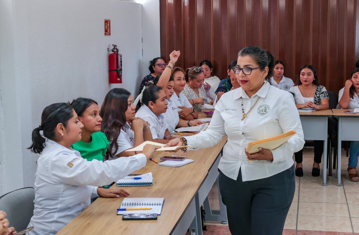 CAPACITAN A PROFESIONISTAS DE LOS CENTROS LIBRE EN INTERVENCIÓN PSICOLÓGICA Y DE TRABAJO SOCIAL