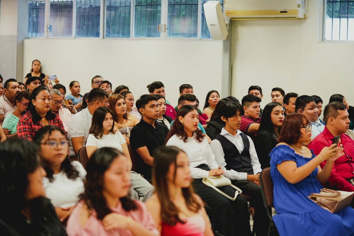 ENTREGA DE TÍTULOS A EGRESADOS GENERACIÓN 2022-2025 DE PLANTEL CAMPECHE