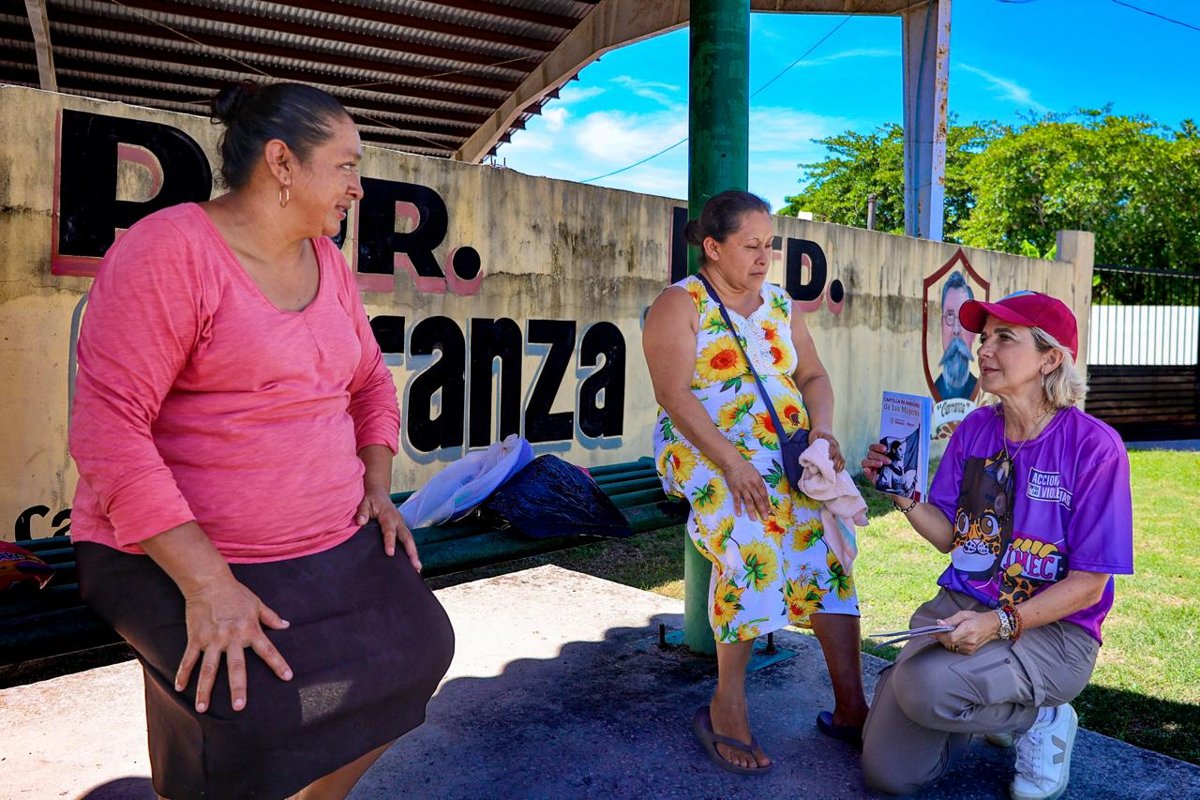 IMEC DIFUNDE LA CARTILLA DE DERECHOS DE LAS MUJERES EN LA COMUNIDAD DE TILA, EN LA ZONA DE LOS RÍOS