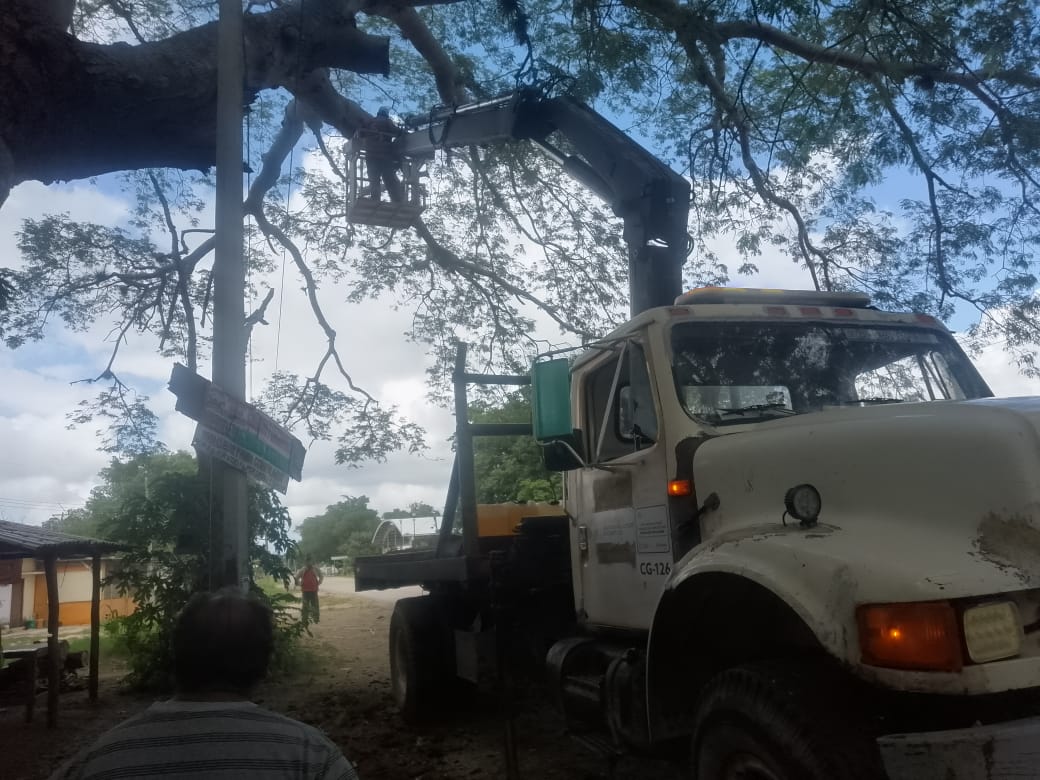 SE ATIENDE PETICIÓN DE POBLADORES DE CASTAMAY