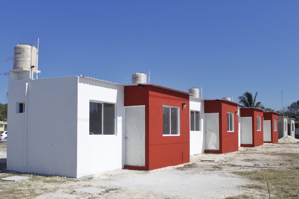 ENTREGAN VIVIENDAS A FAMILIAS EN EL MUNICIPIO DE ESCÁRCEGA
