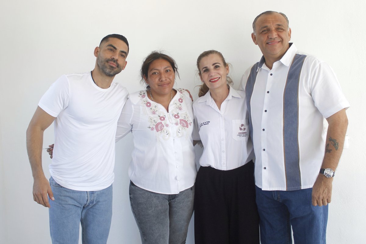 ENTREGAN VIVIENDAS A FAMILIAS EN EL MUNICIPIO DE ESCÁRCEGA