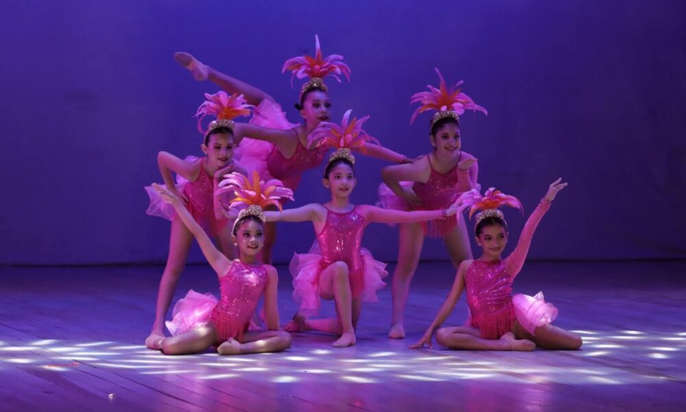 330 bailarines celebran el Día Internacional de la Danza en Campeche