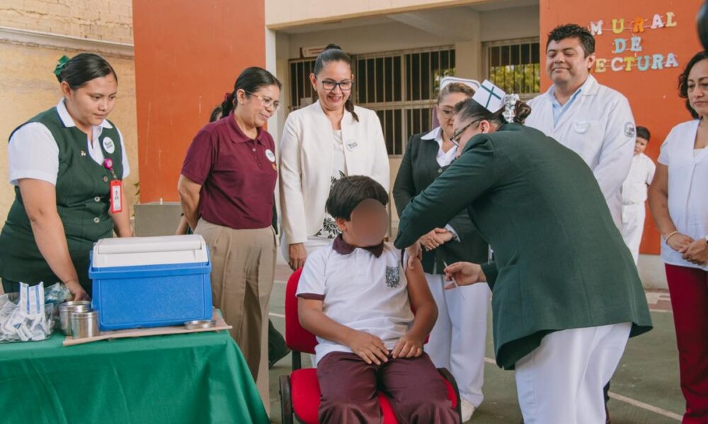 INICIA SEMANA NACIONAL DE VACUNACIÓN EN LA ESCUELA PRIMARIA "PRESIDENTE ADOLFO RUIZ CORTINES"
