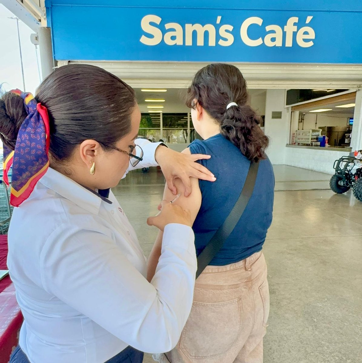 INTENSIFICAN EN CARMEN ACCIONES DE VACUNACIÓN MÁSIVA EN SITIOS PÚBLICOS
