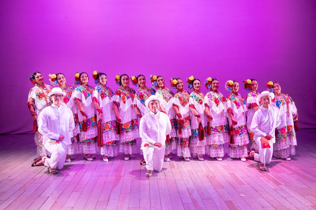 EL BALLET FOLCLÓRICO "LUISA MARÍA SOSA ILLESCAS" LLEVA AL ESCENARIO "RIELES DE MÉXICO"