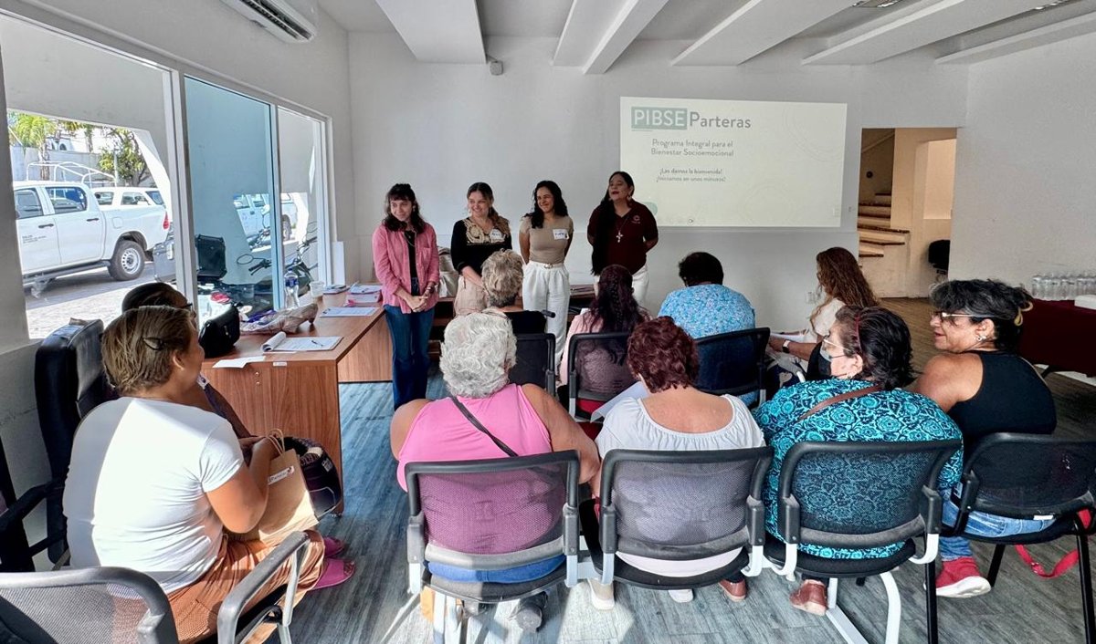 CAPACITAN A PARTERAS TRADICIONALES DEL MUNICIPIO DE CARMEN EN BIENESTAR SOCIOEMOCIONAL