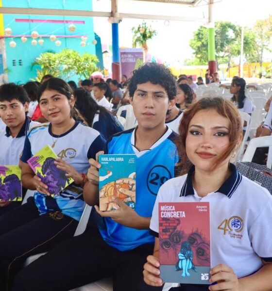 ICAECAM ENTREGA LIBROS DE LA COLECCIÓN “25 PARA EL 25” A 220 CARMELITAS DURANTE LA RUTA DE LA TRANSFORMACIÓN EN CIUDAD DEL CARMEN