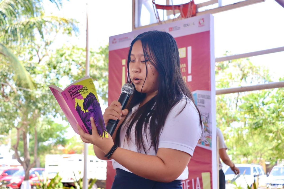 ICAECAM ENTREGA LIBROS DE LA COLECCIÓN “25 PARA EL 25” A 220 CARMELITAS DURANTE LA RUTA DE LA TRANSFORMACIÓN EN CIUDAD DEL CARMEN