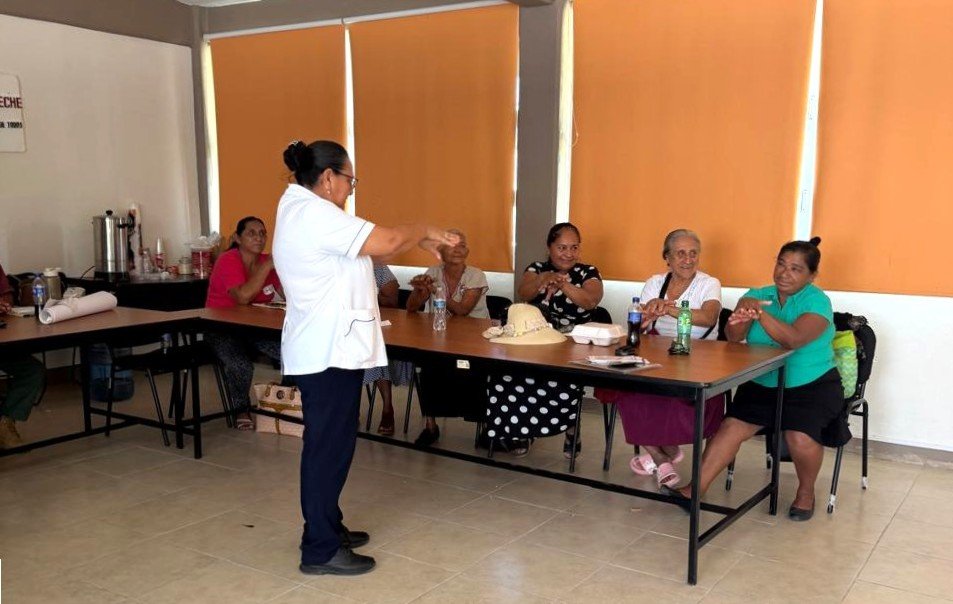 ACTUALIZAN A PARTERAS TRADICIONALES DEL MUNICIPIO DE CALAKMUL