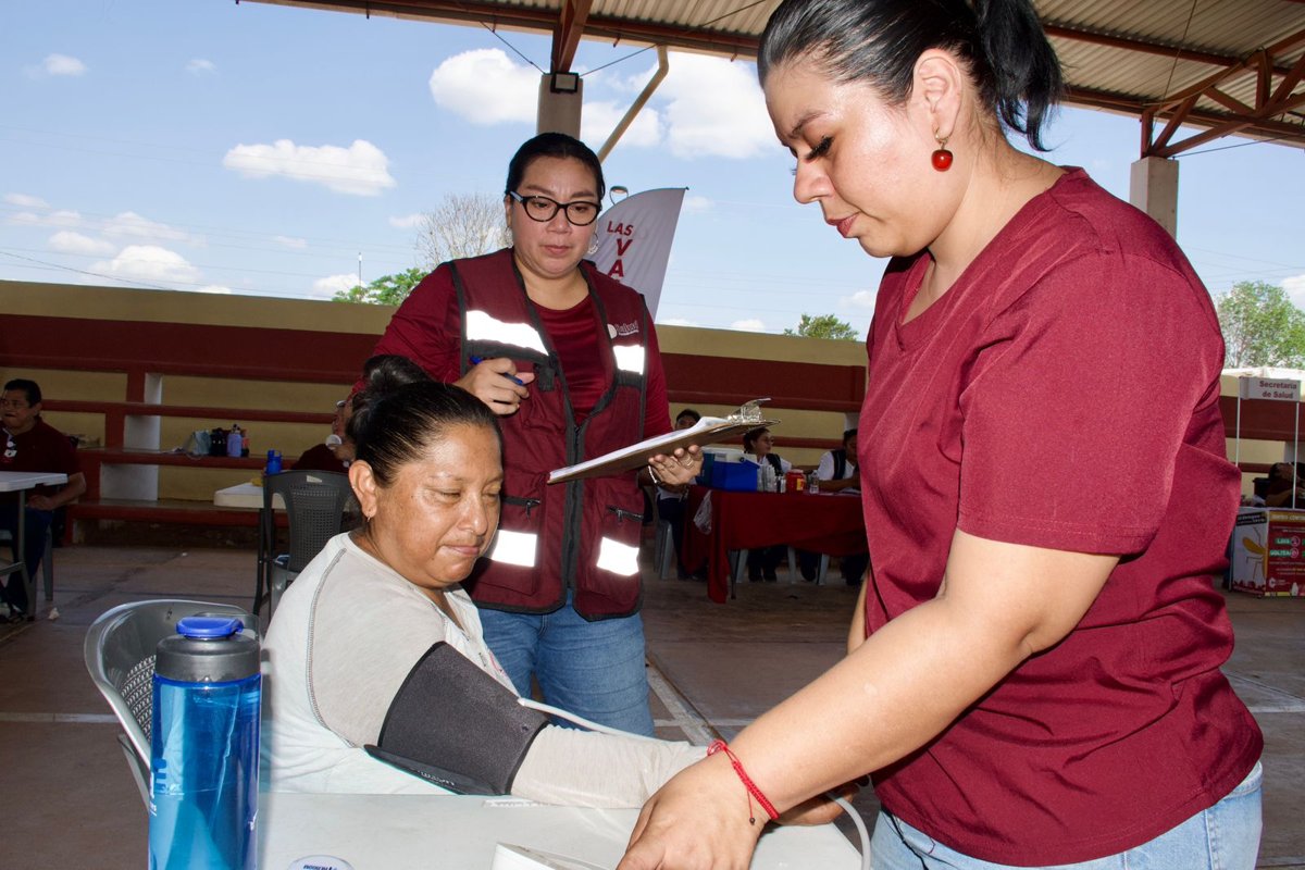 LLEVAN SERVICIOS MÉDICOS GRATUITOS Y APOYOS FUNCIONALES A LA COMUNIDAD DE EMILIANO ZAPATA