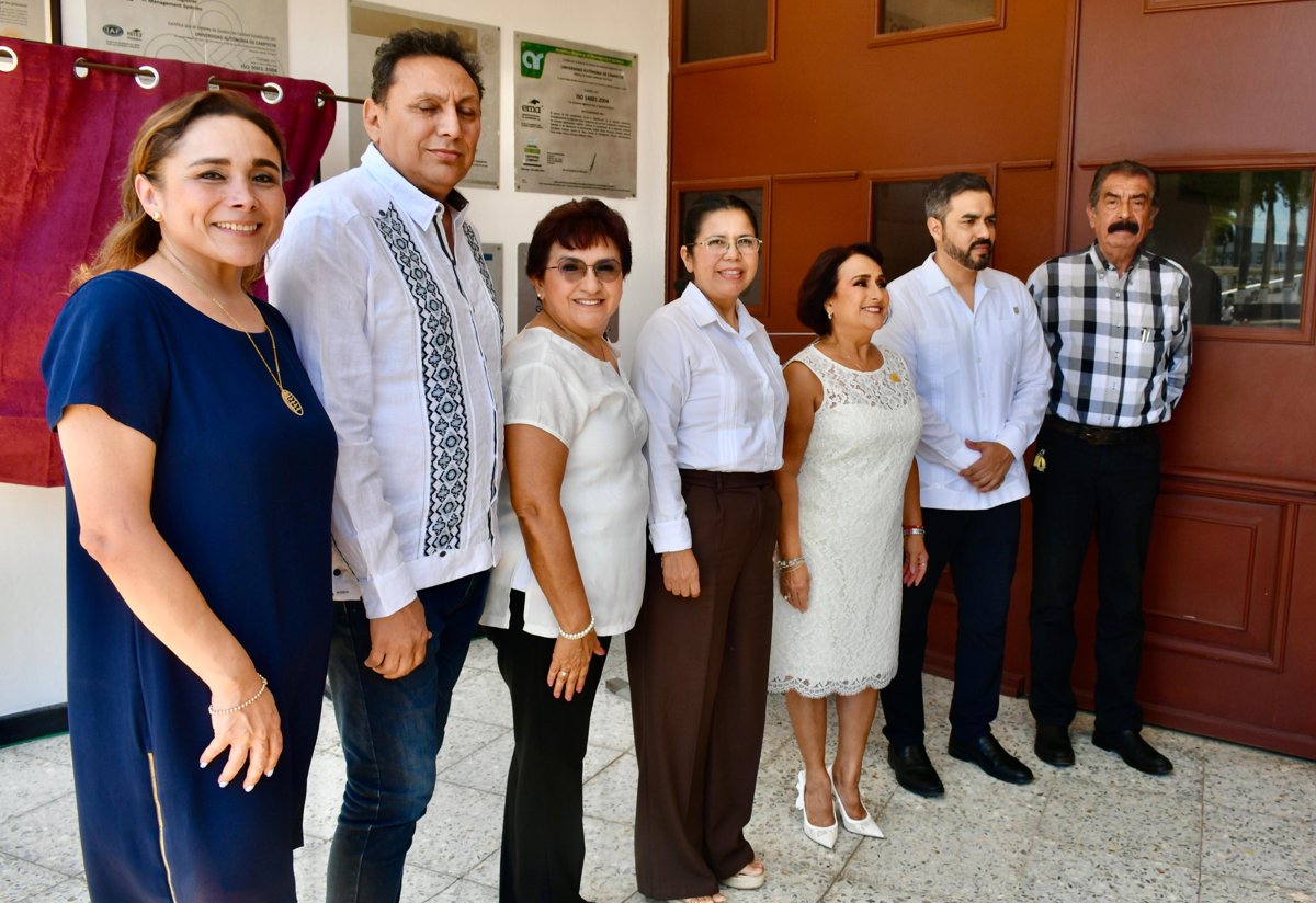 DEVELAN PLACA DE EDIFICIO LIBRE DE HUMO DE TABACO EN LA UACAM