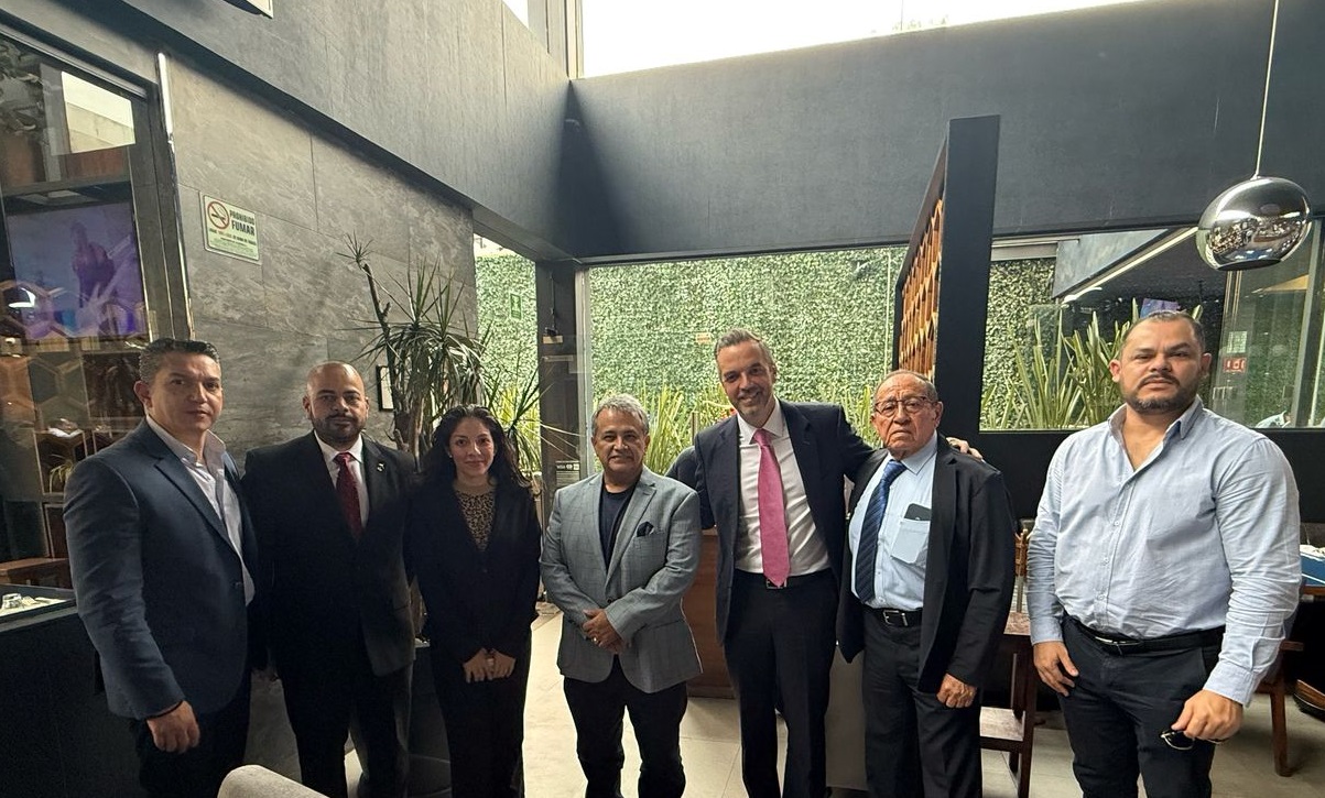 REUNIÓN CON EMPRESA INTERESADA EN EL PROYECTO DE AMPLIACIÓN DEL PUERTO DE SEYBAPLAYA