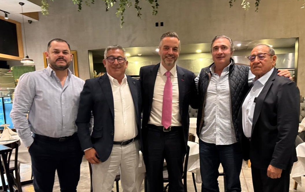 REUNIÓN CON EMPRESA INTERESADA EN EL PROYECTO DE AMPLIACIÓN DEL PUERTO DE SEYBAPLAYA