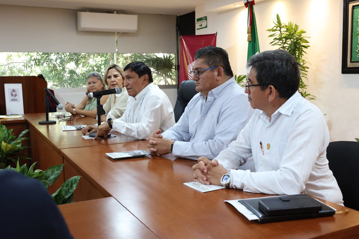 IMEC PRESENTA LA CARTILLA DE DERECHOS DE LAS MUJERES EN LA SEDUC