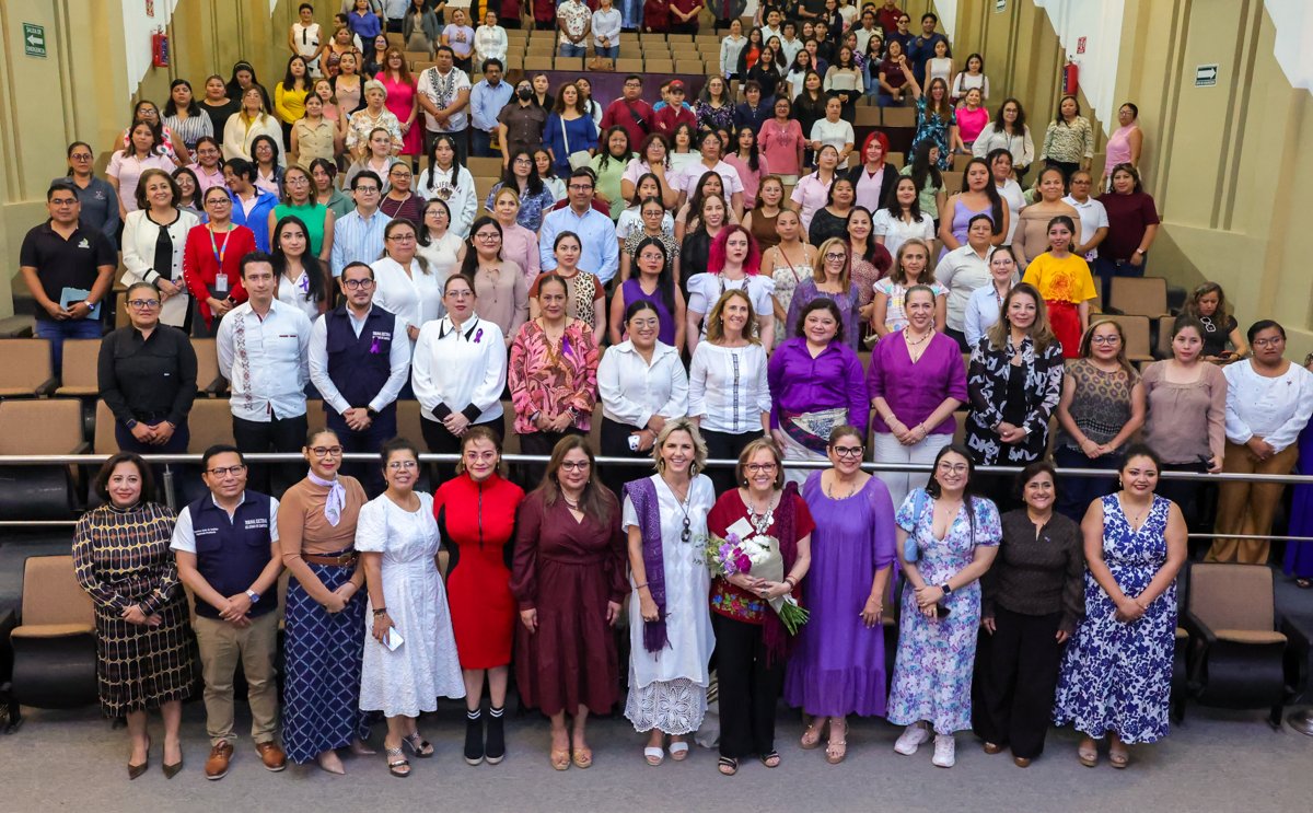 CAMPECHE FORTALECE LA PARTICIPACIÓN POLÍTICA DE LAS MUJERES CON CONFERENCIA MAGISTRAL DE LA SENADORA MALÚ MÍCHER