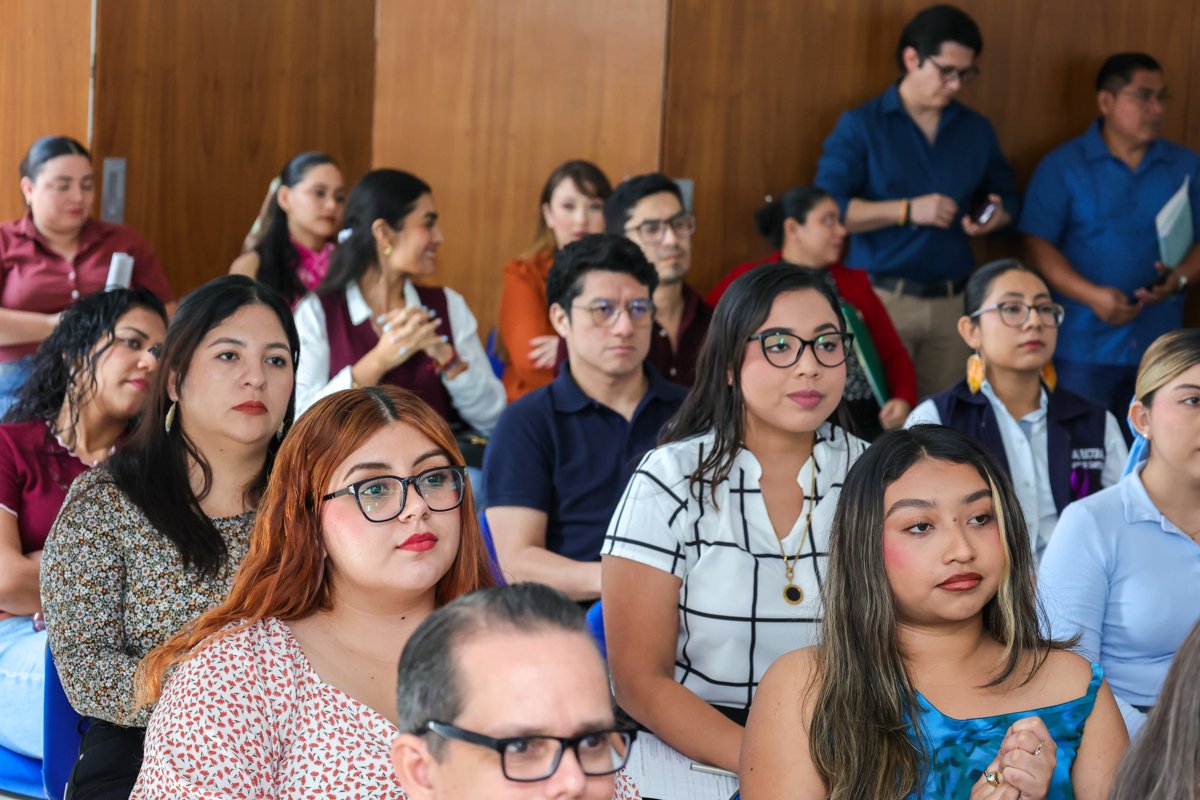 FORTALECE IMEC LA REFLEXIÓN Y EL DIÁLOGO SOBRE LOS DERECHOS POLÍTICO-ELECTORALES DE LAS MUJERES EN LA UNID CAMPECHE