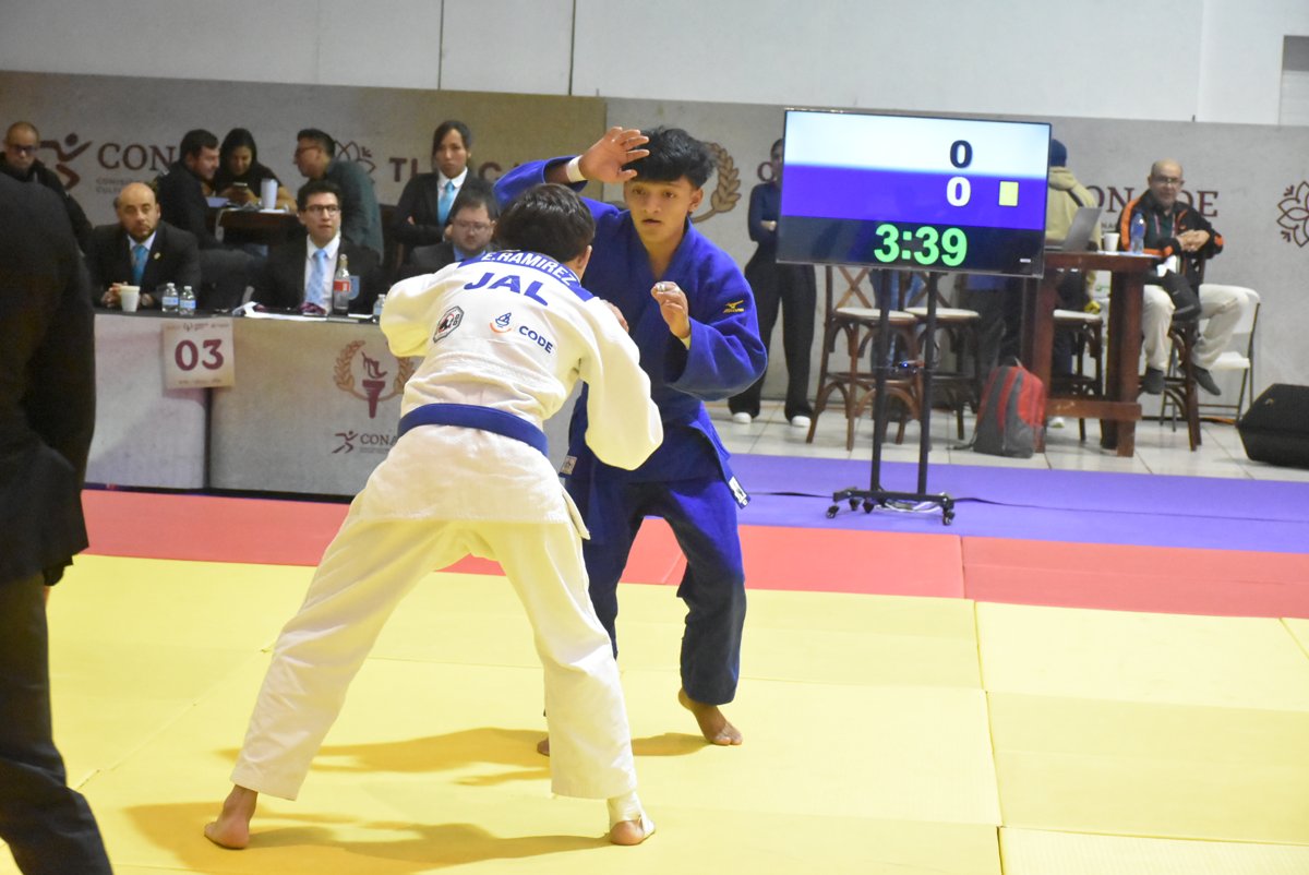 PLATA PARA SILVANA LÓPEZ MORENO EN EL MUNDIAL DE PARANATACIÓN