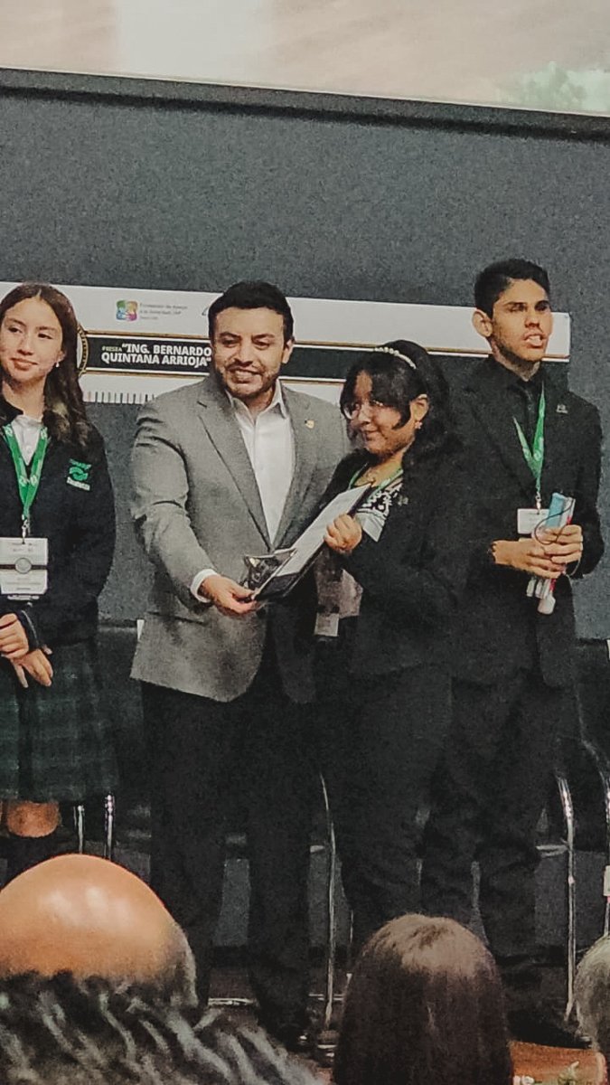 ALUMNA DEL PLANTEL DZITBALCHÉ GANA MEDALLA ICA EN CATEGORIA LIDERAZGO A NIVEL NACIONAL