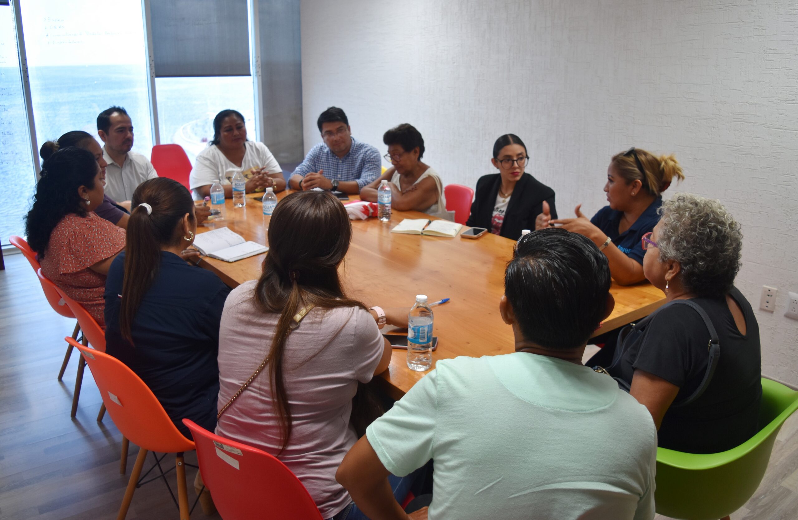 SE ESTABLECE COMPROMISO DE TRABAJO MUTUO, SEDECO Y EMPRENDEDORES REALIZAN REUNIÓN ESTRATÉGICA