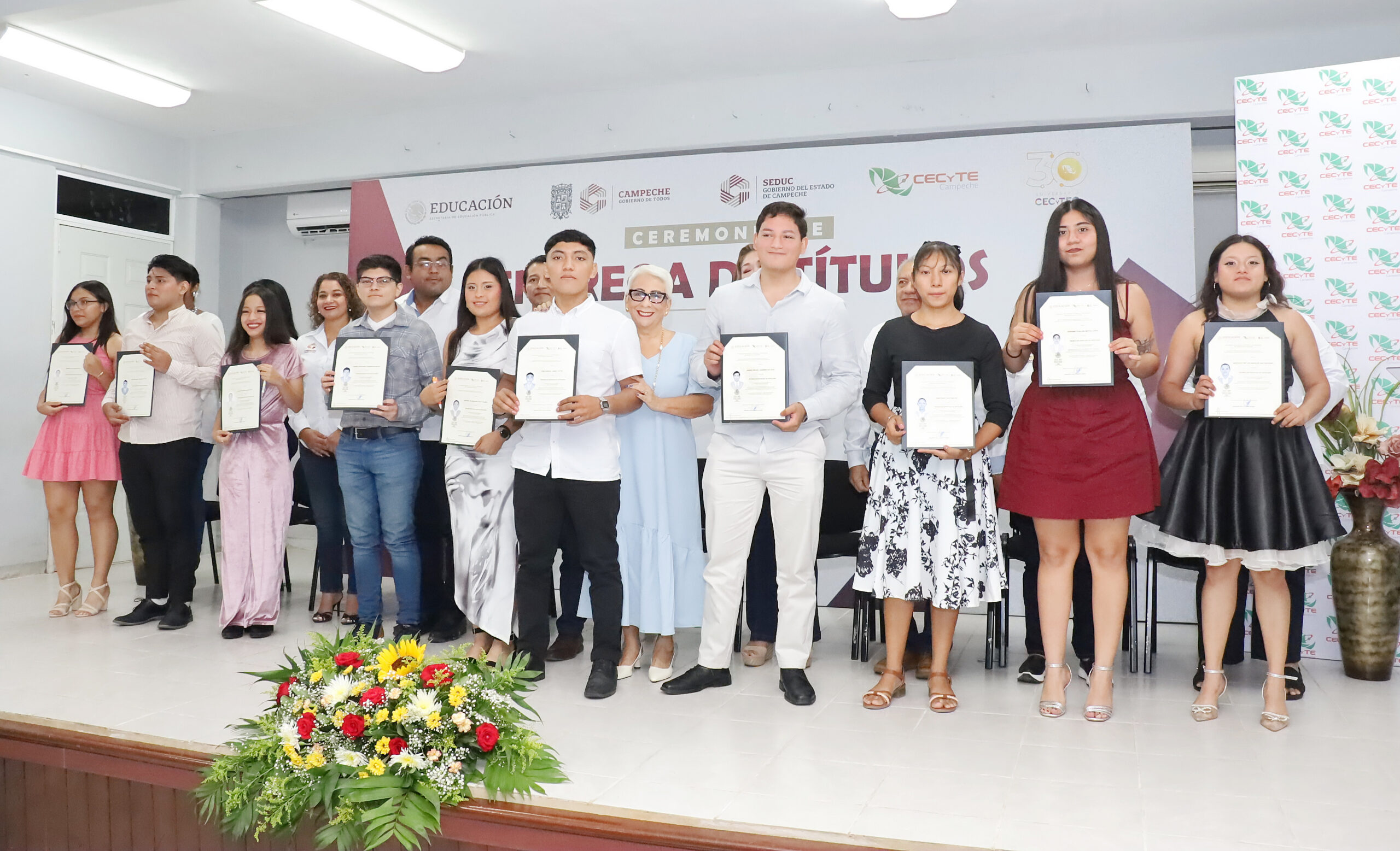 CECyTEC ENTREGA CERCA DE 500 TÍTULOS A NUEVOS TÉCNICOS ESPECIALIZADOS