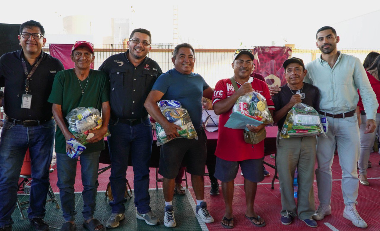 BIENESTAR ENTREGA APOYOS A PESCADORES DEL 7 DE AGOSTO