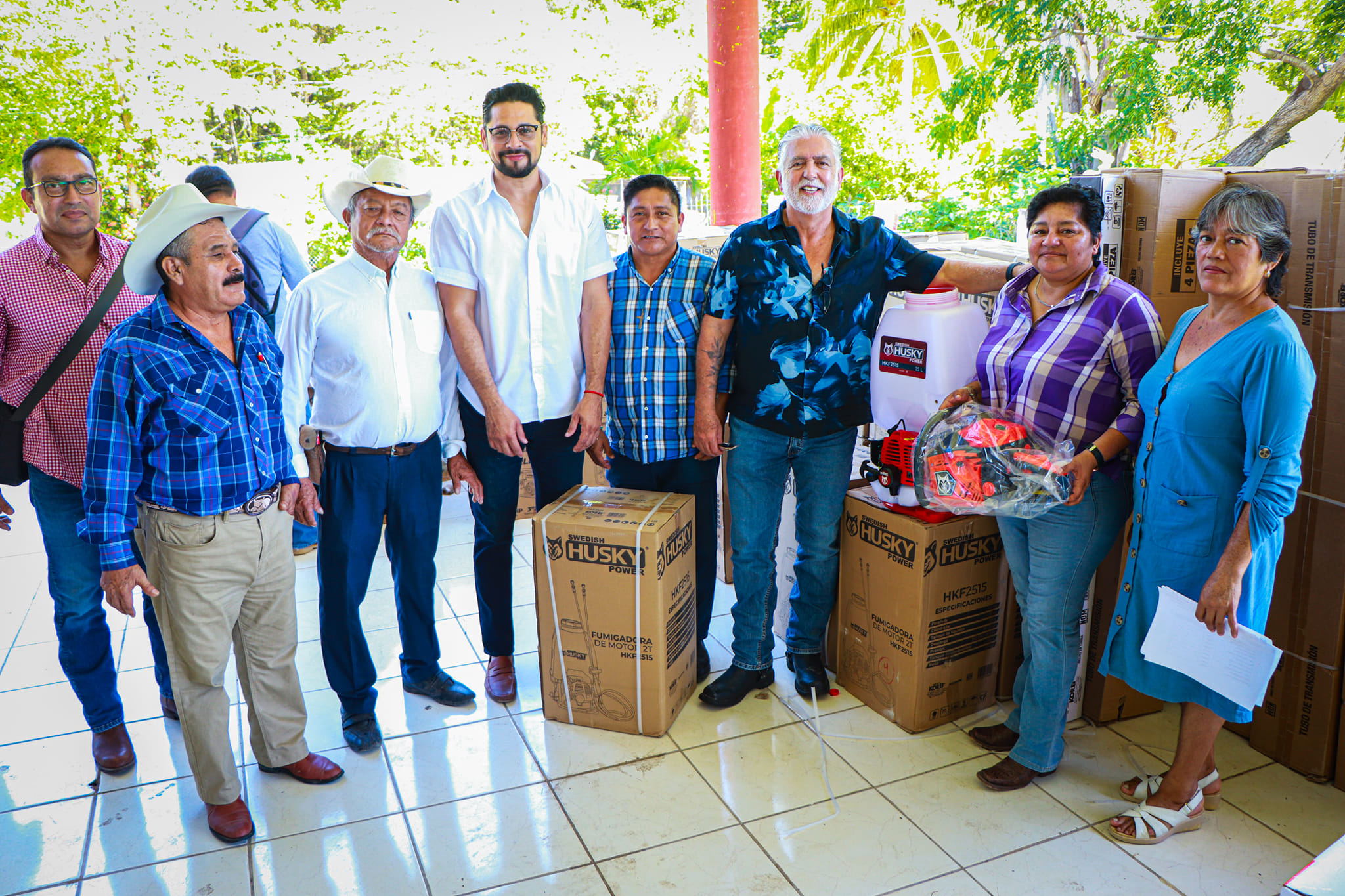 ENTREGA DE DESBROZADORAS, BOMBAS DE AGUA Y MOCHILAS CON MOTOBOMBAS FUMIGADORAS EN APOYO A PRODUCTORES