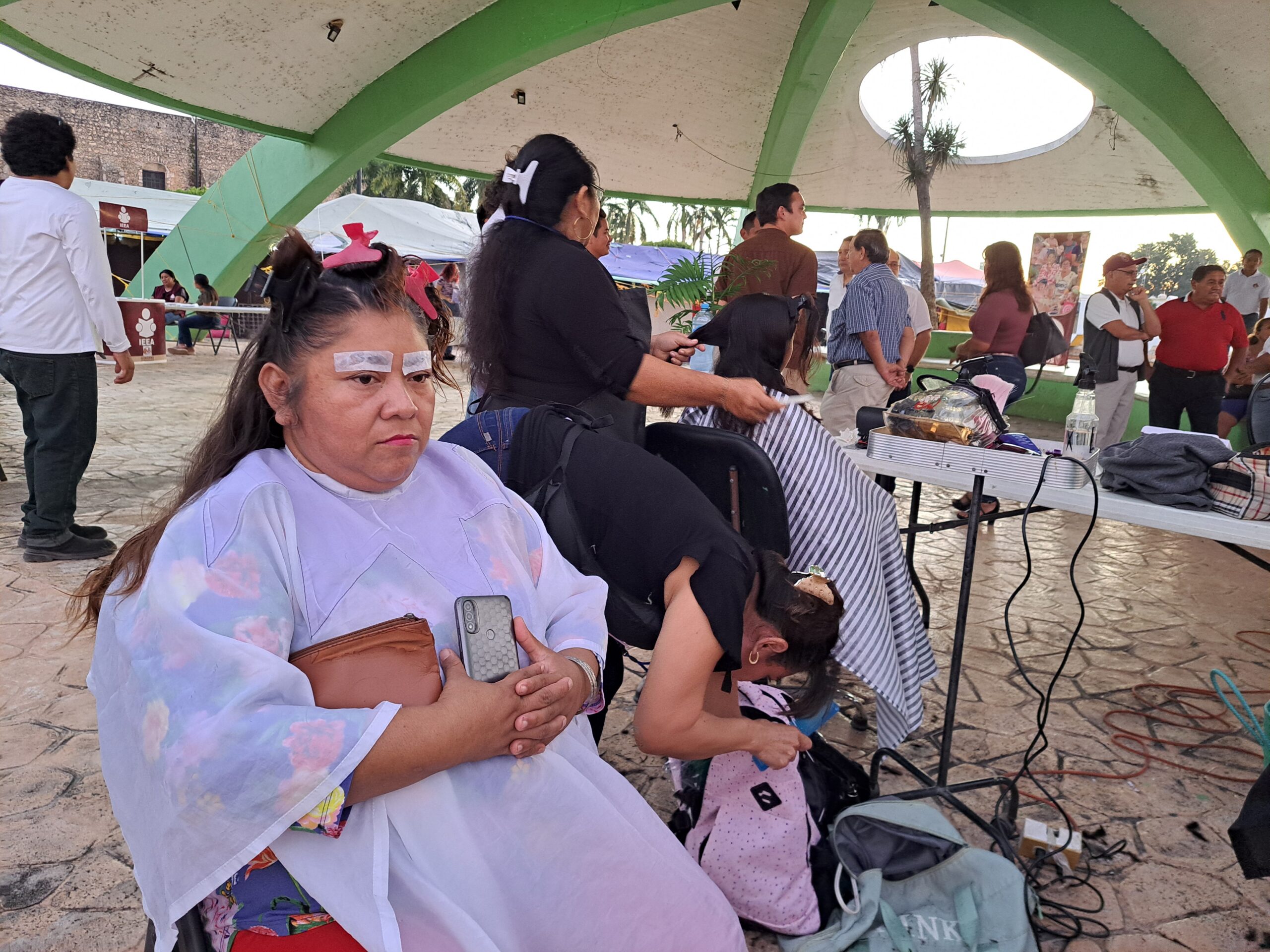 ICATCAM REALIZA SERVICIO COMUNITARIO EN HECELCHAKÁN EN MARCO DE LOS 16 DÍAS DE ACTIVISMO EN CONTRA DE LA VIOLENCIA DE GÉNERO