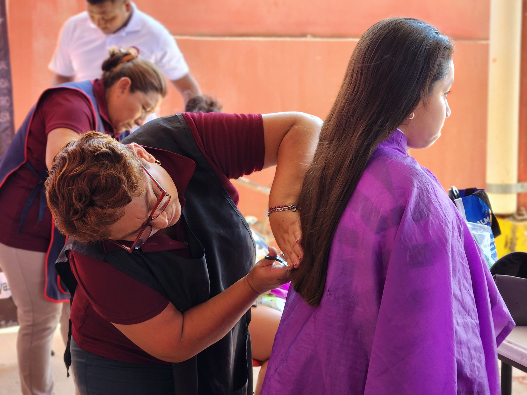 ICAT PLANTEL CALKINÍ BRINDA SERVICIO DE CORTE DE CABELLO A ESTUDIANTES DE LA ESCUELA PRIMARIA "CAMPECHE"