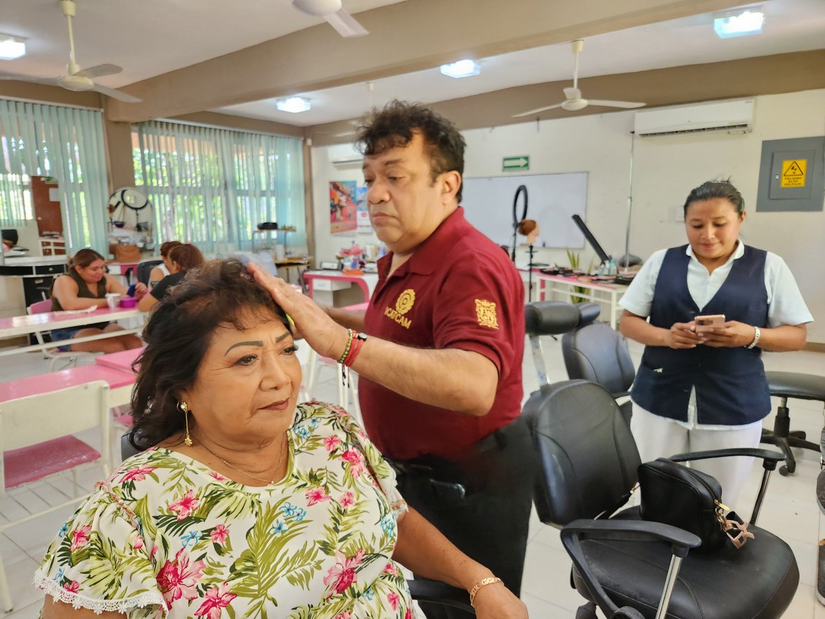 ICAT PLANTEL CALKINÍ REALIZA CONCURSO “BRILLA MAMÁ, CON ESTILO ICAT”