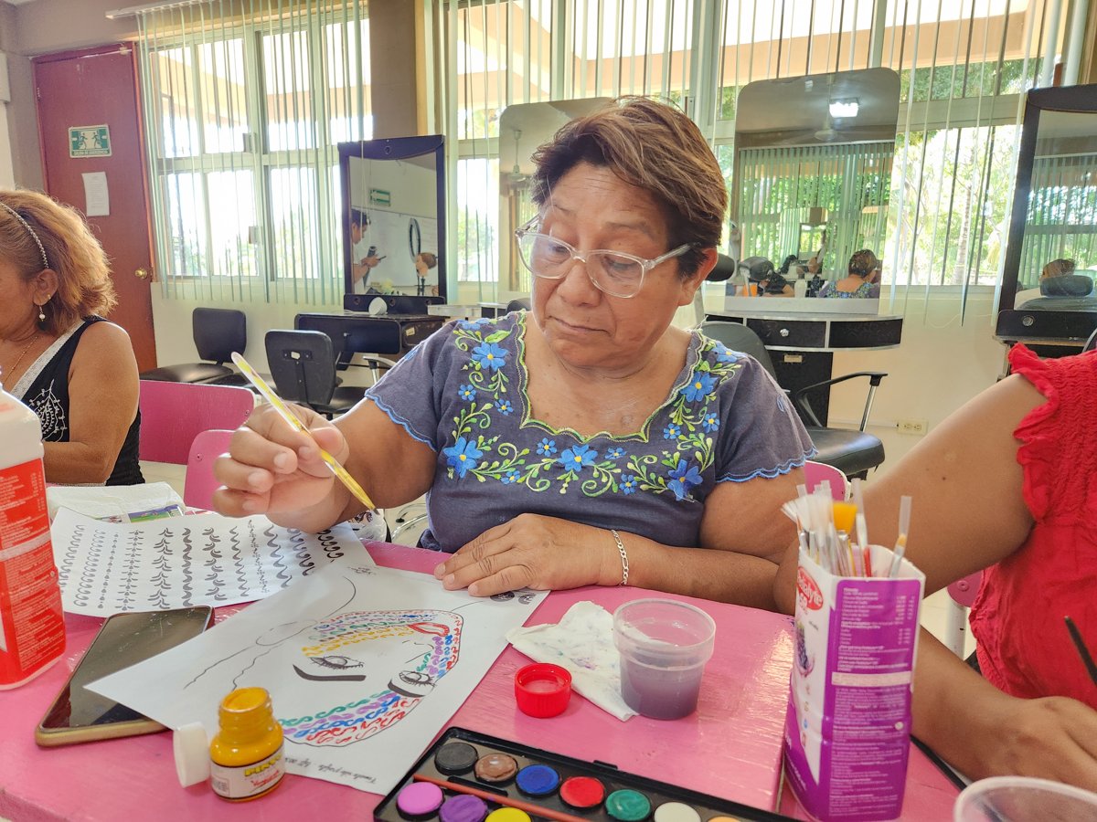 EXPLORA TU CREATIVIDAD CON EL MÓDULO “MAQUILLAJE DE FANTASÍA” DEL OFICIO MAQUILLISTA EN EL ICAT PLANTEL CALKINÍ