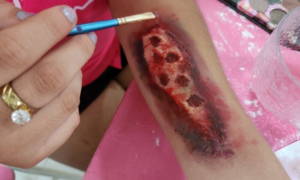ALUMNAS DEL ICAT CALKINÍ DESTACAN CON EXPOSICIONES DE MAQUILLAJE DE FANTASÍA