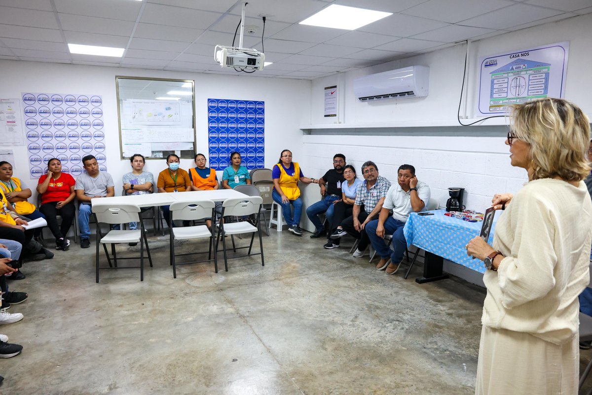 IMEC PRESENTA LA CARTILLA DE DERECHOS DE LAS MUJERES EN LA MAQUILADORA VERTICAL KNITS