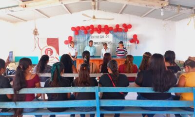 MUJERES DE LA COMUNIDAD “ENRIQUE RODRÍGUEZ CANO” RECIBEN CONSTANCIAS DEL ICAT ESCÁRCEGA