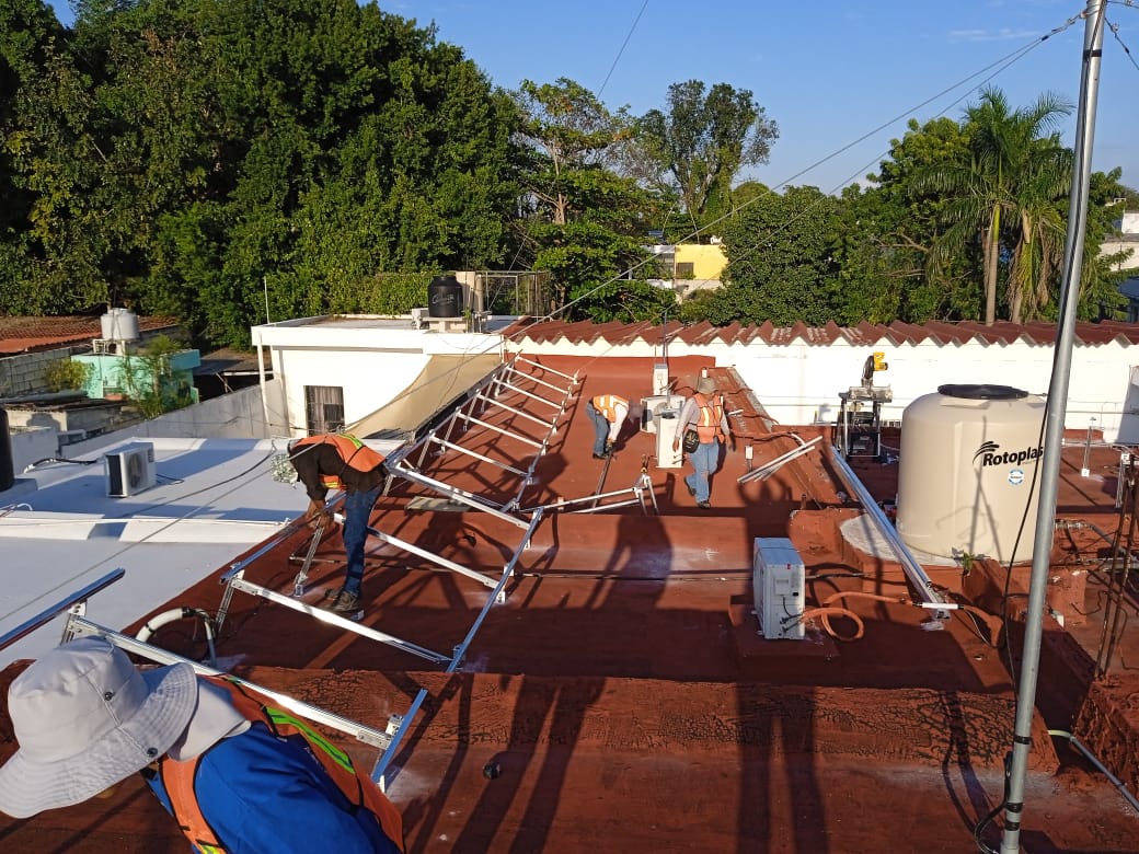 COLOCAN PANELES SOLARES EN INSTALACIONES DE LA APCEC