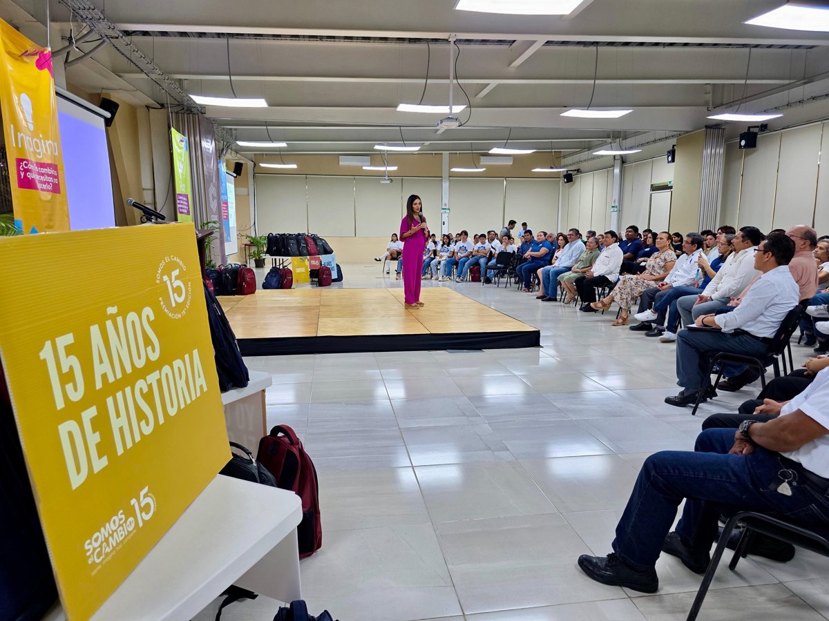 ENTREGA SEDUC RECONOCIMIENTOS A EQUIPOS DESTACADOS DEL PROGRAMA SOMOS EL CAMBIO