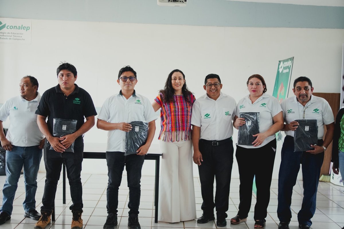 ENTREGA DE MATERIAL DE TRABAJO A PERSONAL CONALEP PLANTEL DZITBALCHÉ