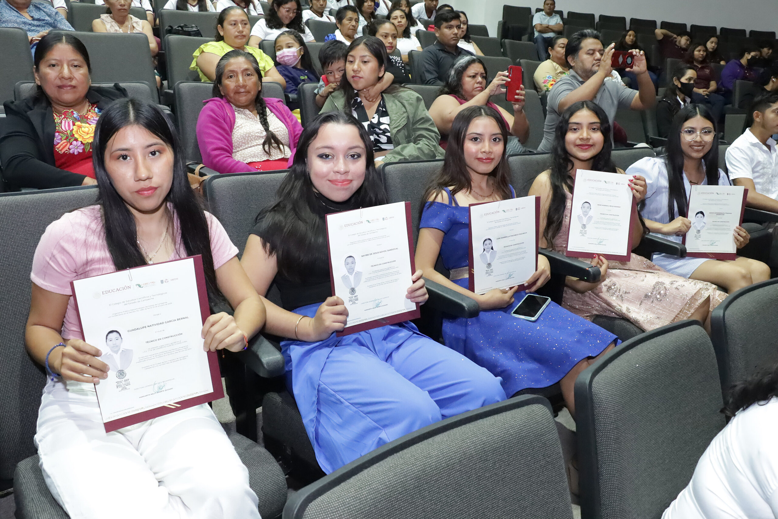 HOPELCHÉN YA CUENTA CON TÉCNICOS ESPECIALIZADOS EN ENFERMERÍA GENERAL, CONSTRUCCIÓN Y PROGRAMACIÓN