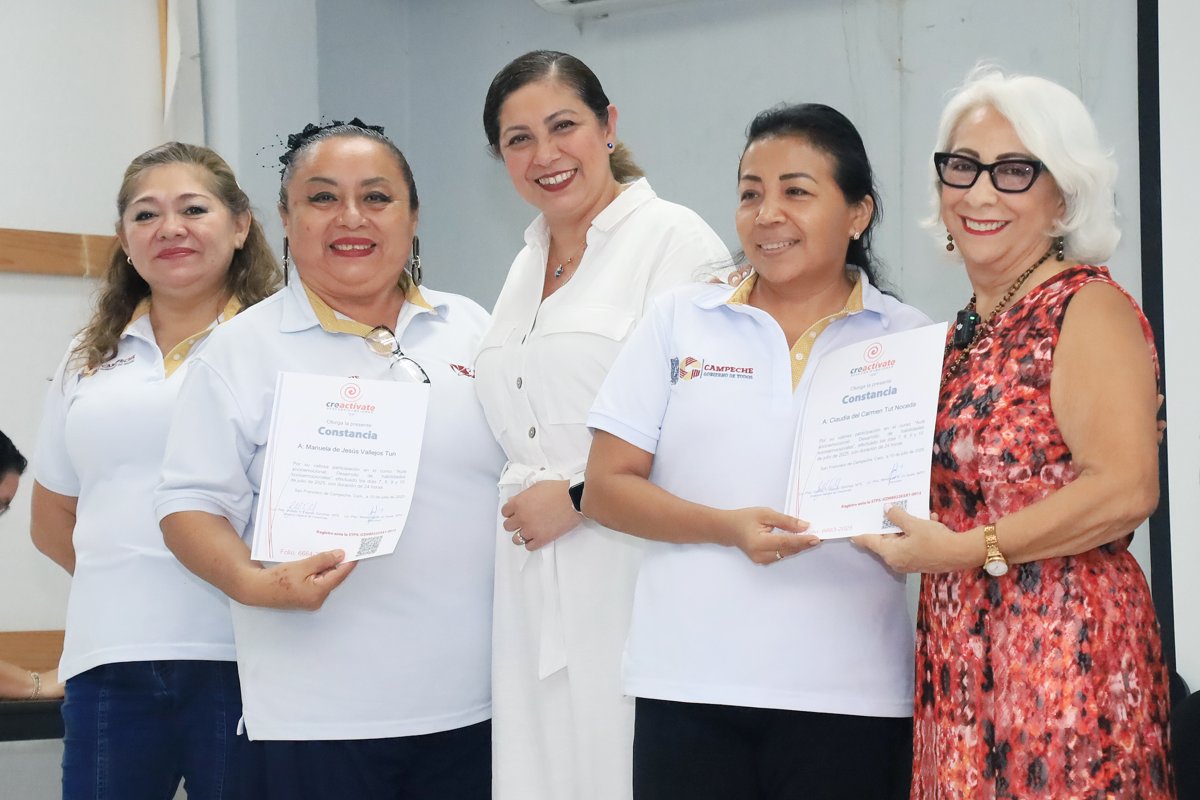 DOCENTES Y ADMINISTRATIVOS DEL CECYTEC A LA VANGUARDIA EN MEJORA CONTINUA