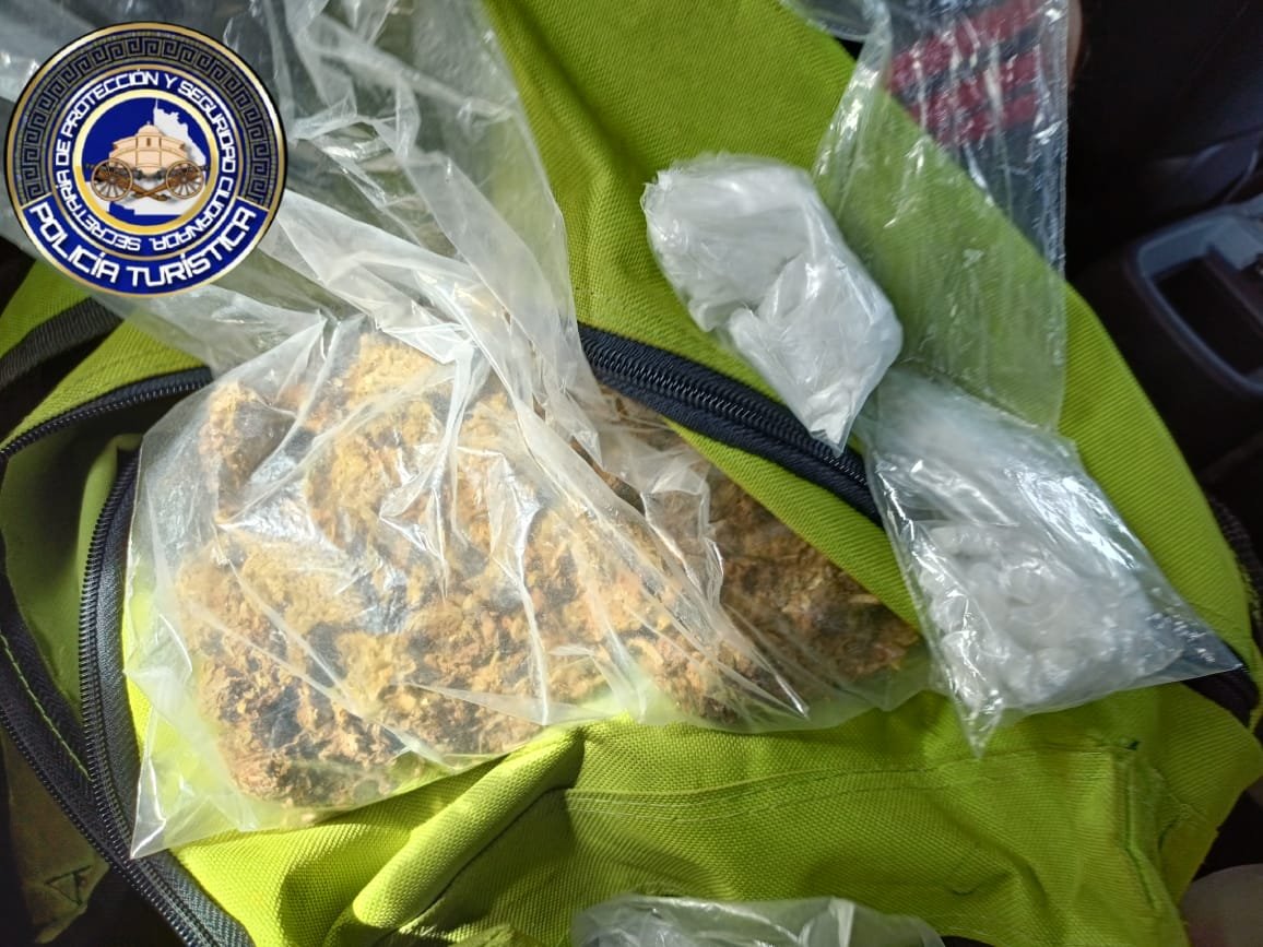 PERSONA ASEGURADA POR POSESIÓN DE NARCÓTICO