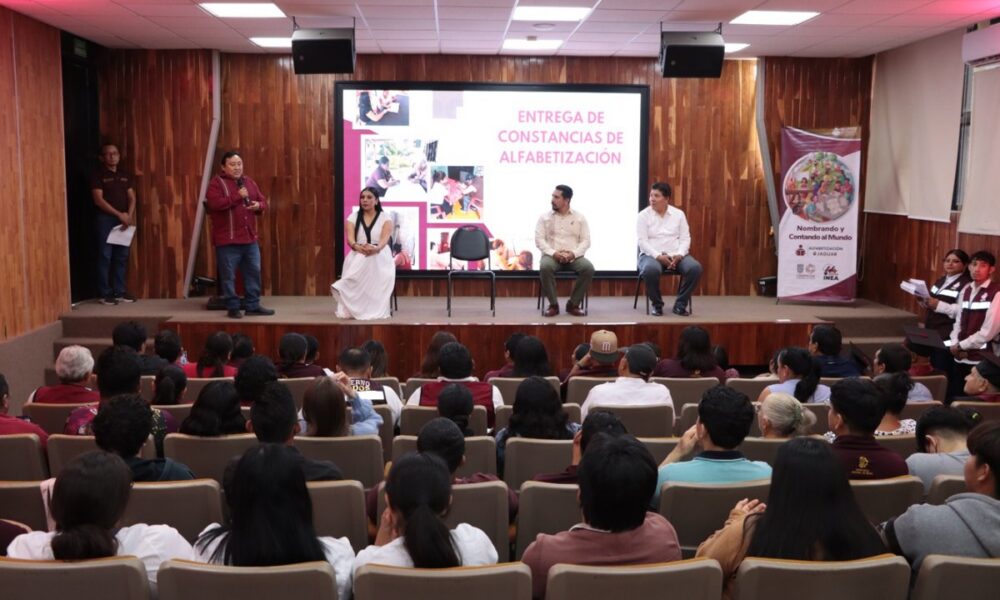 “CON EL RESPALDO DEL IEEA Y EL ITSE, MÁS PERSONAS ADULTAS APRENDEN A LEER Y ESCRIBIR A TRAVÉS DEL PROGRAMA ALFABETIZATEC”