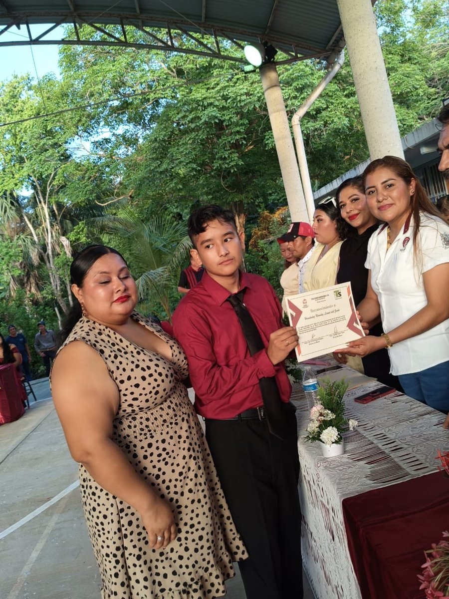 ICAT ACCIÓN MÓVIL PALIZADA REALIZA ENTREGA DE CONSTANCIAS EN LA COMUNIDAD “LA CORRIENTE” DEL MUNICIPIO