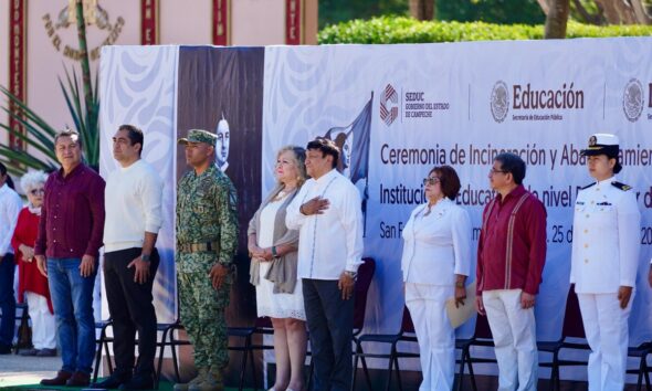 SE LLEVÓ A CABO SOLEMNE CEREMONIA CÍVICA DE INCINERACIÓN DE LÁBAROS PATRIOS Y ABANDERAMIENTO DE ESCOLTAS