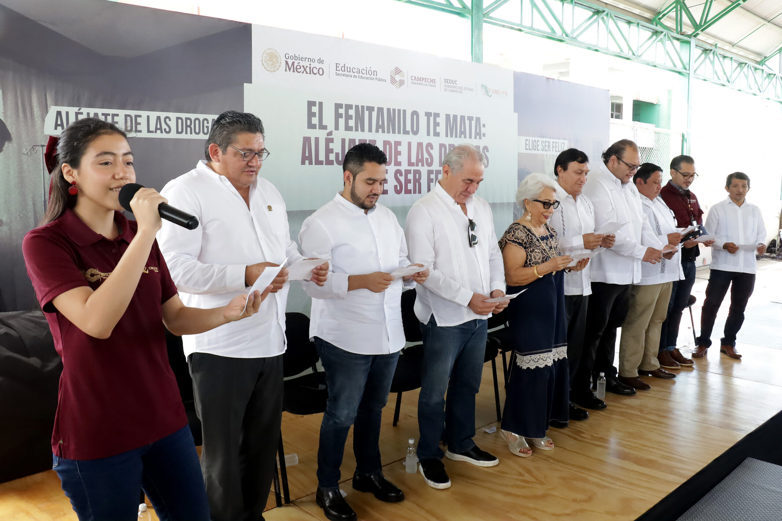 LAYDA CUMPLE SU PALABRA A LAS Y LOS ALUMNOS DEL CECyTEC