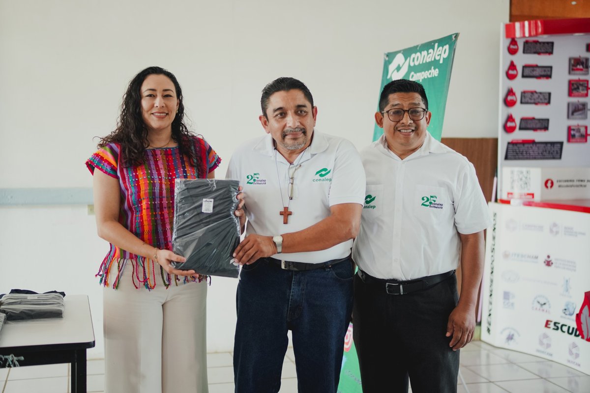 ENTREGA DE MATERIAL DE TRABAJO A PERSONAL CONALEP PLANTEL DZITBALCHÉ