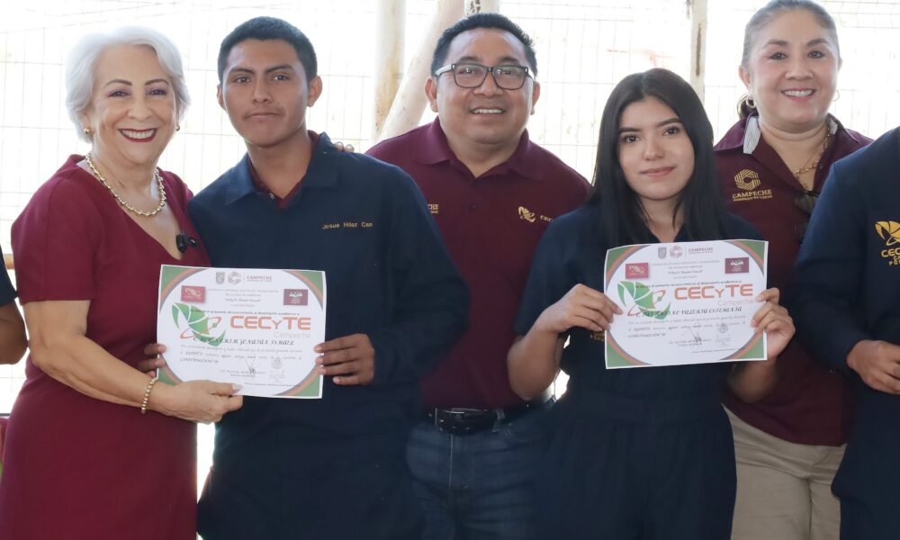 CECyTEC RECONOCE LA ENTREGA, DISCIPLINA Y EXCELENCIA DEL ALUMNADO DE POMUCH